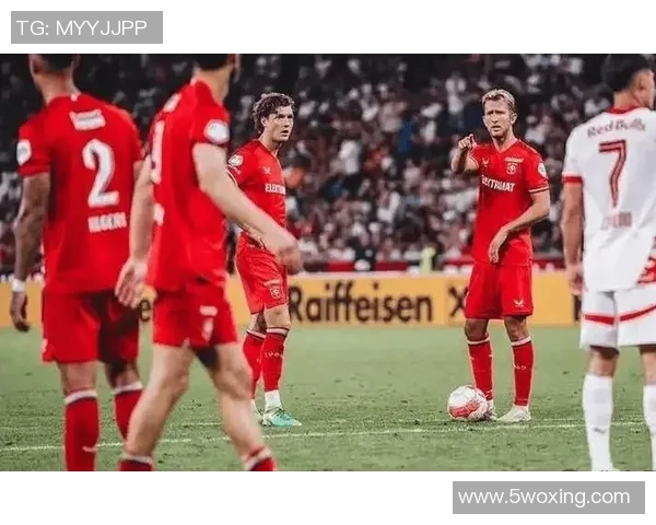 2020赛季欧冠巴萨惨遭拜仁逆转的经典对决回顾与分析