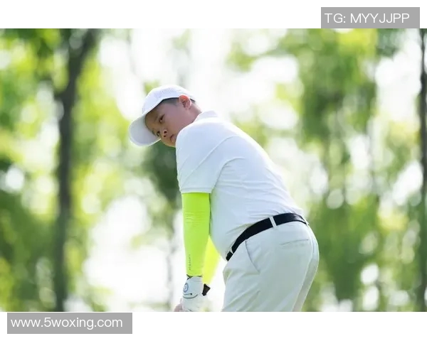 高尔夫球比赛精彩回顾：冠军争夺激烈，球员实力对决成焦点